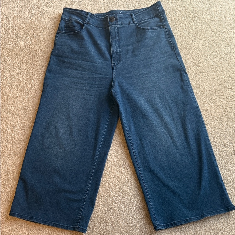 Gloria Vanderbilt Dark Wash Denim Flared Capris Size 14